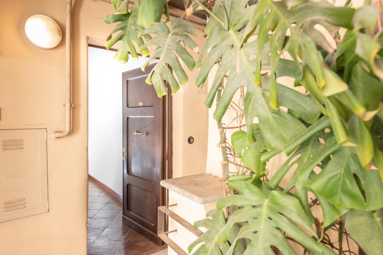 Stunning Campo De Fiori Apartment With Terrace Rome Bagian luar foto