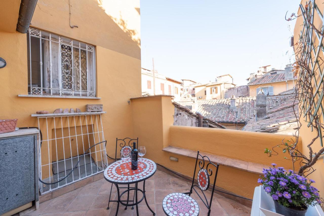 Stunning Campo De Fiori Apartment With Terrace Rome Bagian luar foto